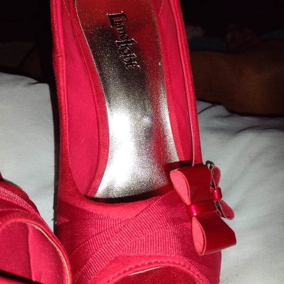 LIMELIGHT Doria Double Bows Red Suede Padded Peep Toe Shoes Size 7 1/2 - Picture 3 of 5